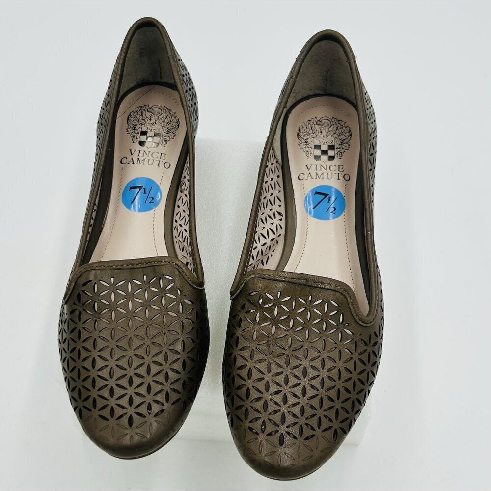 NEW Vince Camuto Lancer Taupe Brown Leather Die Cut Slip-on Flats Sz 7.5B